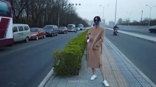 原创！露脸！走基层城中村街头搭讪气质少妇