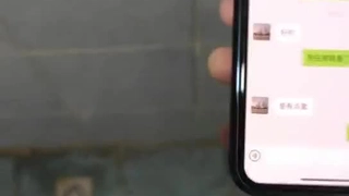 肥皂学生Linda在这个热门视频中与老板调皮