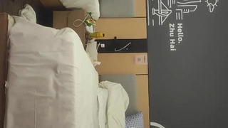情趣婚纱婚前和前男友的最后一次分手炮穿着婚纱无套啪啪颜射嘴里-甜甜
