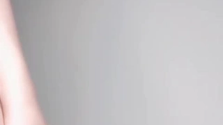 [男友视角] 白皙巨乳妹妹被操得很开心~摇勒摇勒~微笑一直挂在嘴边~