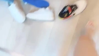 不忠的金发女友被抓住了
