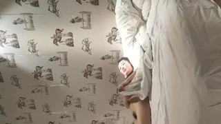 赖布衣偷偷干女友闺蜜，再回来干女友，特么的爽死了吧！（看简界约啪渠道）