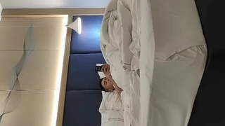 丝袜控大叔酒店5000元找的两个丝袜美女啪啪啪完整版